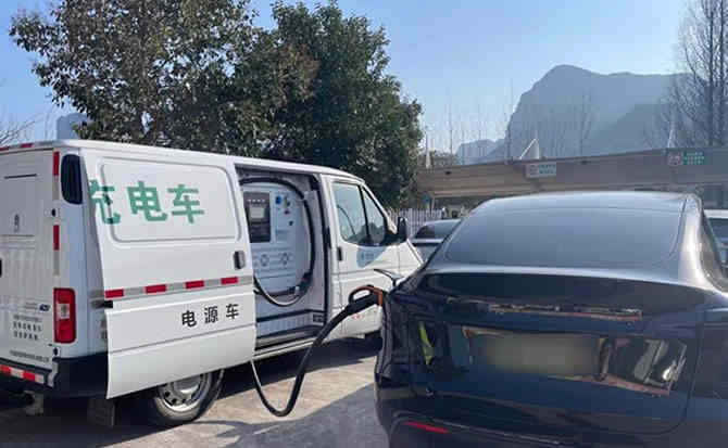 鸡东汽车搭电